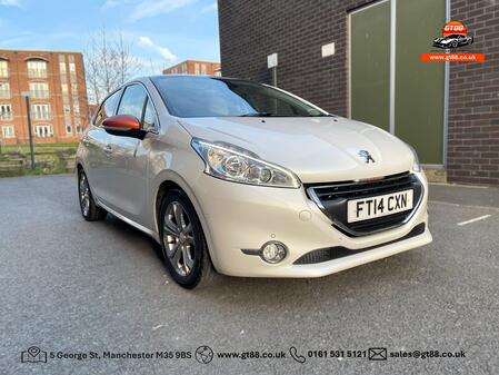 PEUGEOT 208 1.6 e-HDi Roland Garros